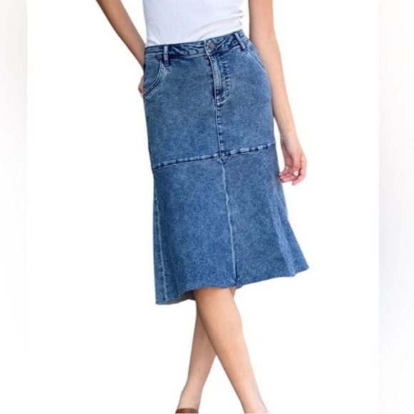Wash Lab Medium Wash A-Line Tiered Denim Skirt Size 31 - Picture 1 of 12